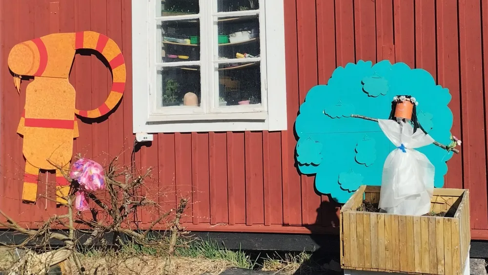 Interaktiv lek på Sinnes- och Lekträdgård Axmar Yara