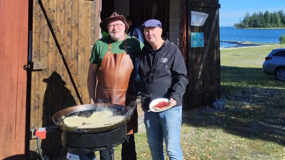 Kolbullensdag i Axmar bruk med utförsäljning av kajaker och tillbehör
