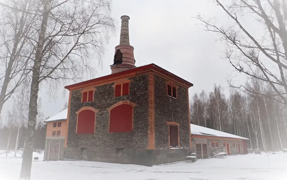 Hyttan Axmar bruk i vintern