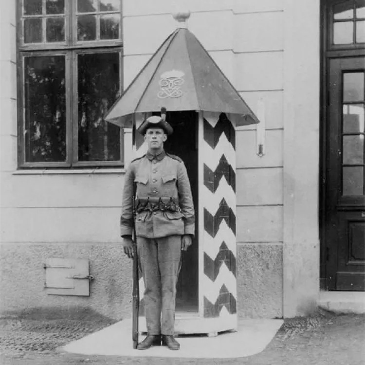 Rekryt i vaktkuren 1922.
