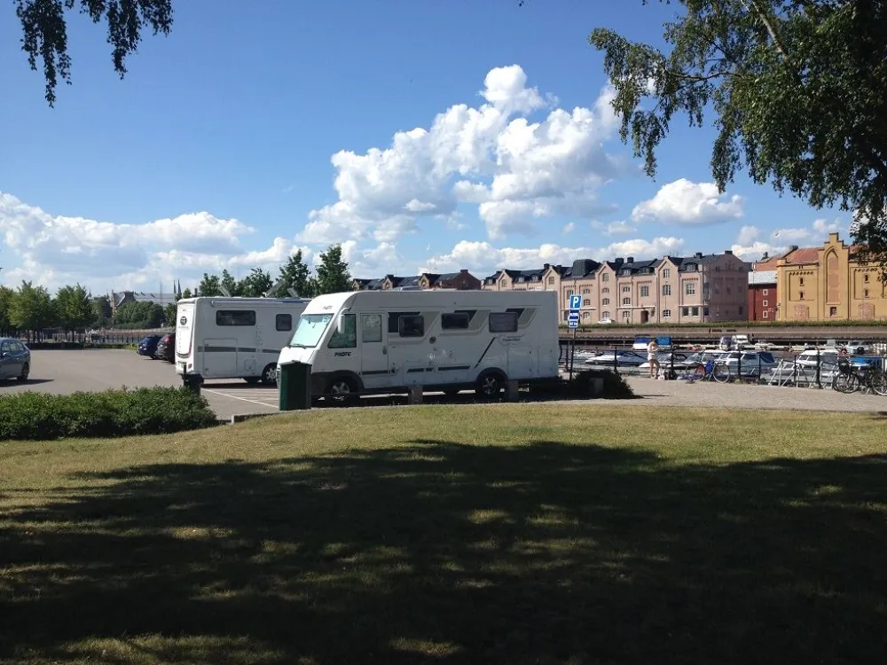 Parking Gavleån for motor homes
