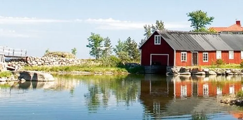 Utvalnäs broschyr & hemsida.jpg