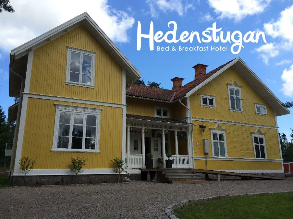 Cycling from Bergby – Stay at Hedenstugan B&B Hotel