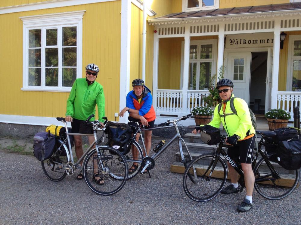 Cykling från Bergby - Bo på Hedenstugan B&B Hotell