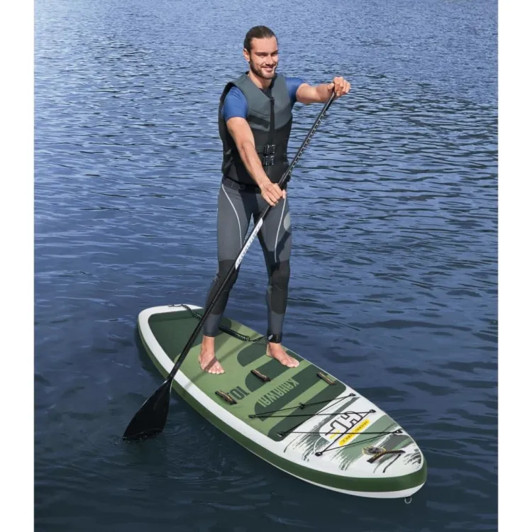 Sup-bräda på campingen