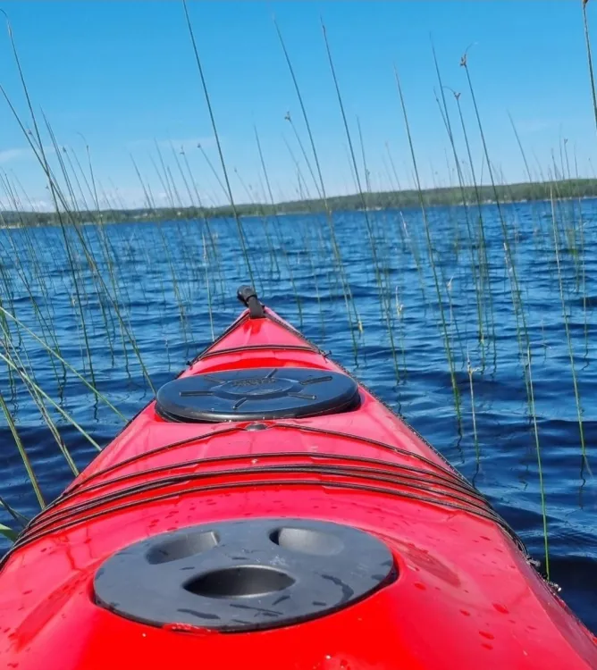 Se Ockelbo från ytan - paddla kajak i Bysjön